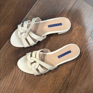 Stuart Weitzman Cream Women's flip flop sandals